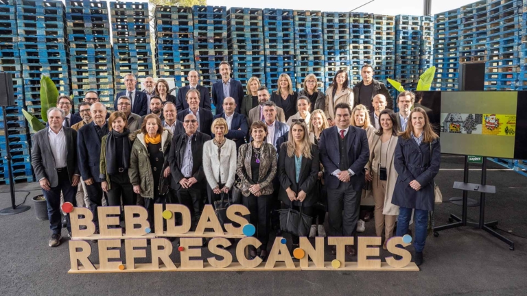 • Cataluña destaca como uno de los territorios en los que el sector tiene mayor presencia con 17 centros y uno de cada tres se sitúa en pequeños municipios de menos de 10.000 habitantes